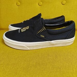VANS X Harry Potter Hufflepuff Slip-On Limited Sneaker Black Gold Mn 9, Wmn 10.5